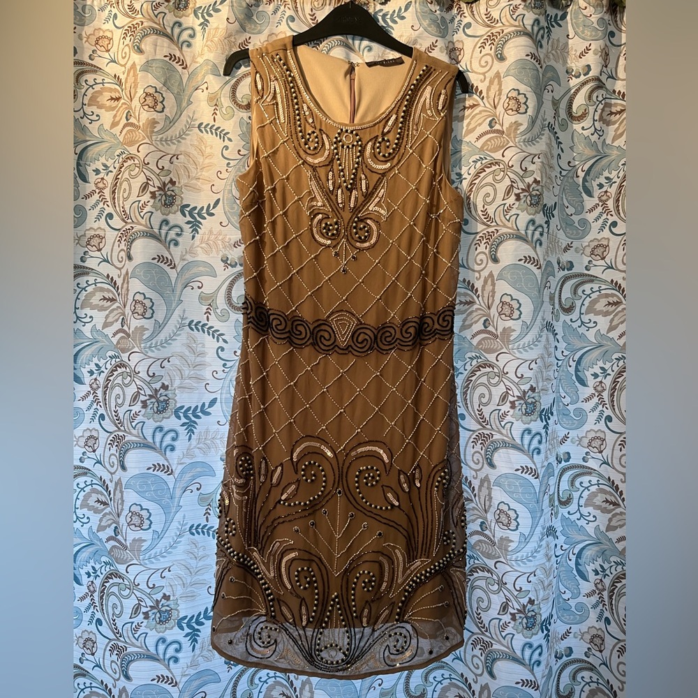 🍂Very pretty dress with beautiful details.🍂SUZYSHIER Size:Small